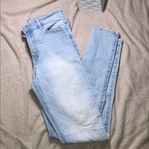 HOLLISTER Light Wash High-waisted Jeans 7R